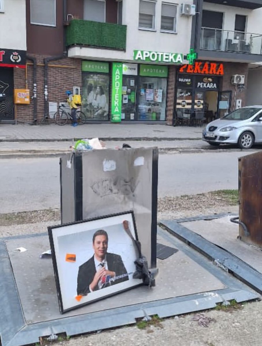 aca_katai's tweet photo. Krenulo pakovanje u NS. 🥰 https://t.co/3AiVVUFF6X