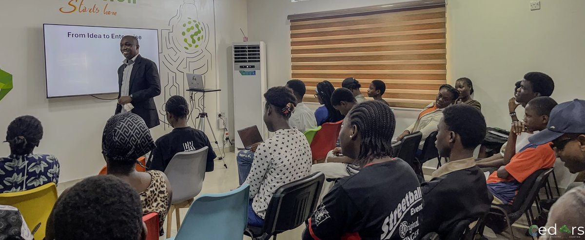 thisiscedars's tweet photo. On Wednesday,we explored People Management: From Idea to Enterprise with GoodGod Eke gaining insights into the principles that help transform a foundational vision into a structured, sustainable enterprise.
#thisiscedars #DILP #PeopleManagement #vision #cedarsimpact https://t.co/t7jAnCRojf