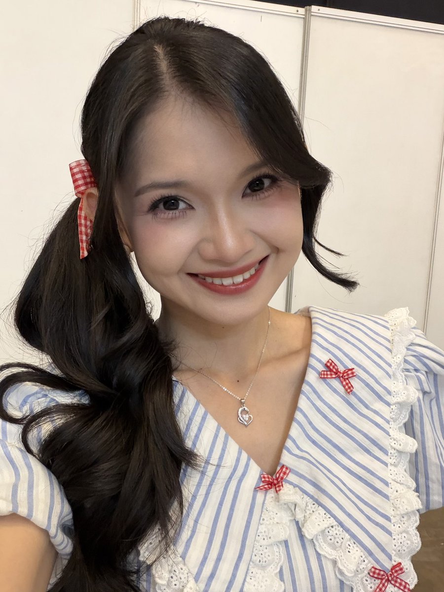 C_IndahJKT48's tweet photo. terimakasih banyak untuk mng &amp; 2shot hari iniii!💕 #JKT48AyoSenyumlahMnG https://t.co/YcnuJeen4D