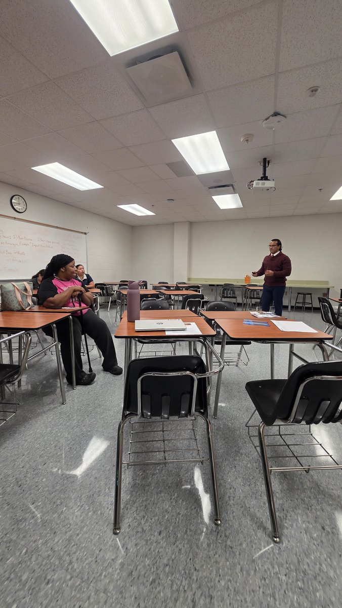 MultilingualAld's tweet photo. The Multilingual Department are currently in the Family Learning Summit @DavisHS_AISD. You still have time to join us. @AldineISD @drgoffney @DrFavy @aniklt @Aldine_Bil_ESL @teachbernieb @Ely__Godoy @DrZelayaSpeaks #UnityInCommunity #FamilyLearningSummit https://t.co/ygbj2Zx9ml