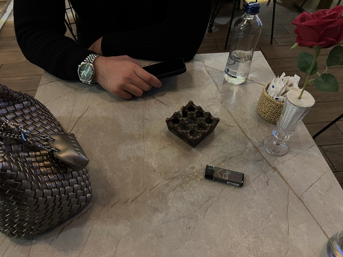 ashinsitcom's tweet photo. Biz bulustuk, ilk tivitır dateim https://t.co/diw1sK09Dl