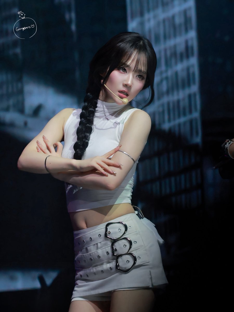 GorgeouSeoyeon's tweet photo. 261024 tripleS World Tour <ANDLESS> in MACAU 
tripleS SeoYeon

#tripleS #트리플에스 #トリプルS 
#윤서연 #서연 #Seoyeon https://t.co/Sh2QvNgkHt