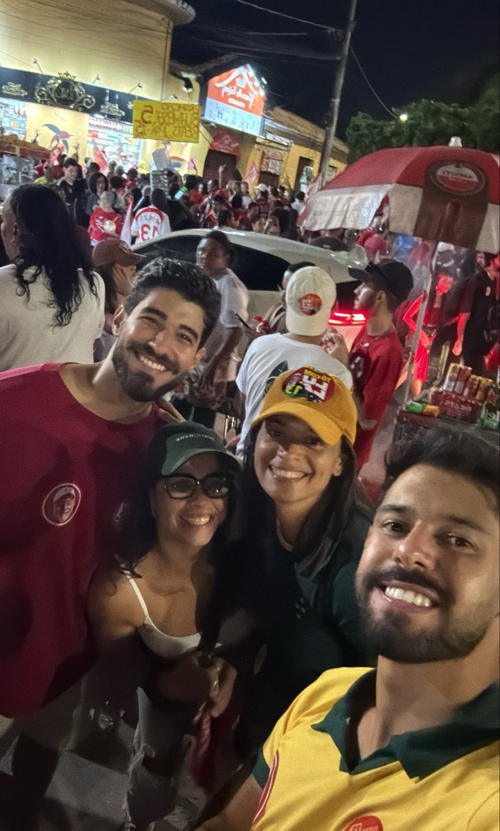 RZDNETO's tweet photo. Eu amo o fato de todos os amigos que eu admiro terem consciência de classe ❤️⭐️ https://t.co/RFYa8pMH10