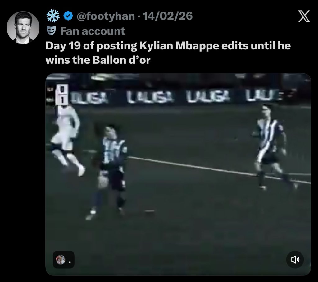 crxxnaldo's tweet photo. @footyhan #Noticing https://t.co/XTzxgaUURf
