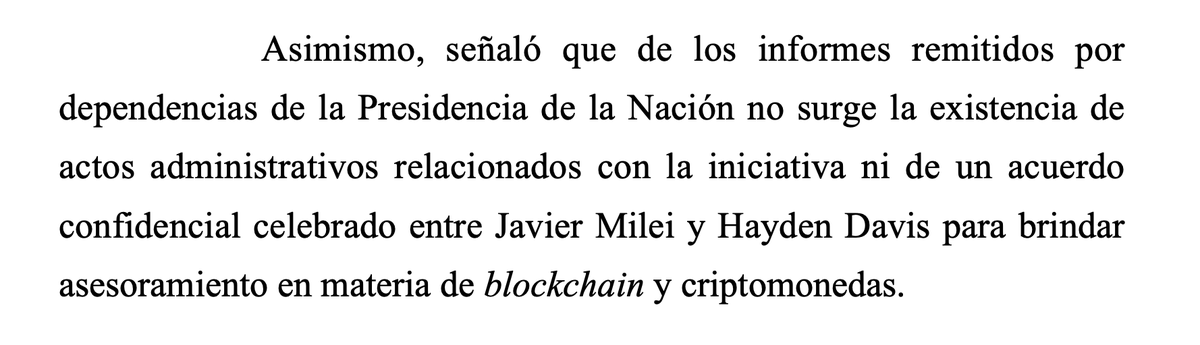 LucaRomero's tweet photo. Tan obsceno lo de Martínez de Giorgi, que el tipo funda su fallo en que Presidencia le dijo que no había contrato "confidencial" firmado con Davis, cuando en el teléfono de Novelli (a quién no indagó!) había un borrador. Es como decir: es inocente porque me dijo que es inocente. https://t.co/o1BKargQZO