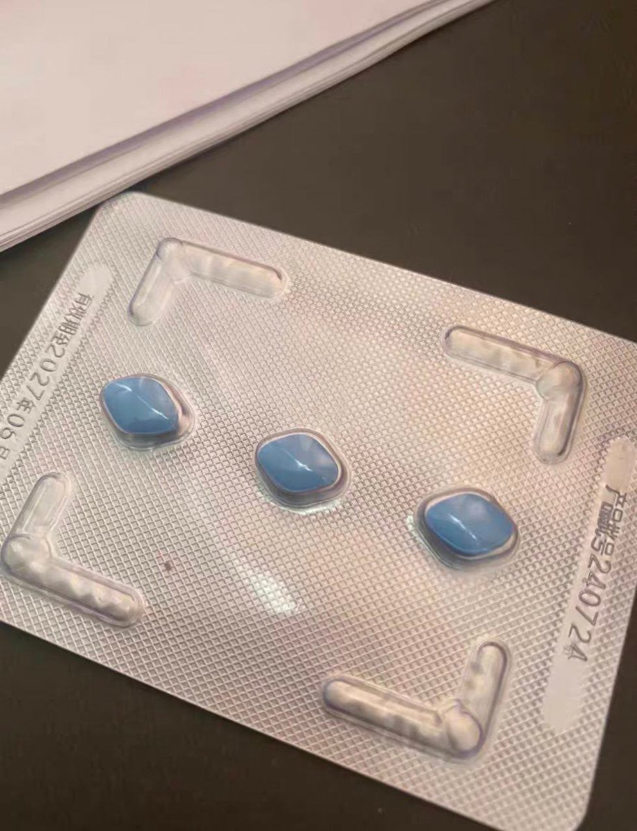 bramham1970gma's tweet photo. 胜负欲都这么强嘛小蓝💊都带来了 https://t.co/twrAc7zW4F