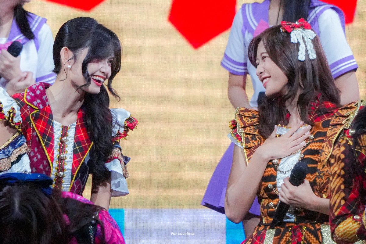 ForLoveliest's tweet photo. One last moment? 🥺

@C_IndahJKT48 @C_OnielJKT48 https://t.co/XcbUkNRQAJ