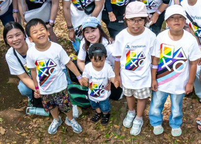 SmashJT's tweet photo. I'm starting to notice a PRIDE 'trend' that began back in 2017ish from the AAA gaming that is satanic AF... https://t.co/VUi6rwn6Lq