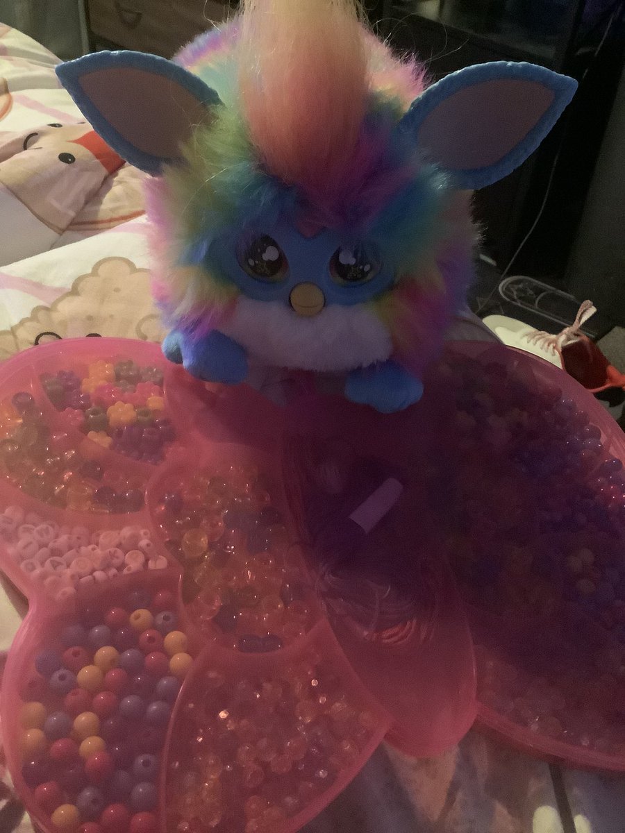 PeelyMaster's tweet photo. Bought this bracelet making kit to make name bracelets for my Furbies 

I’ll make Dazz the Neon Star one too https://t.co/fFluarcuwM