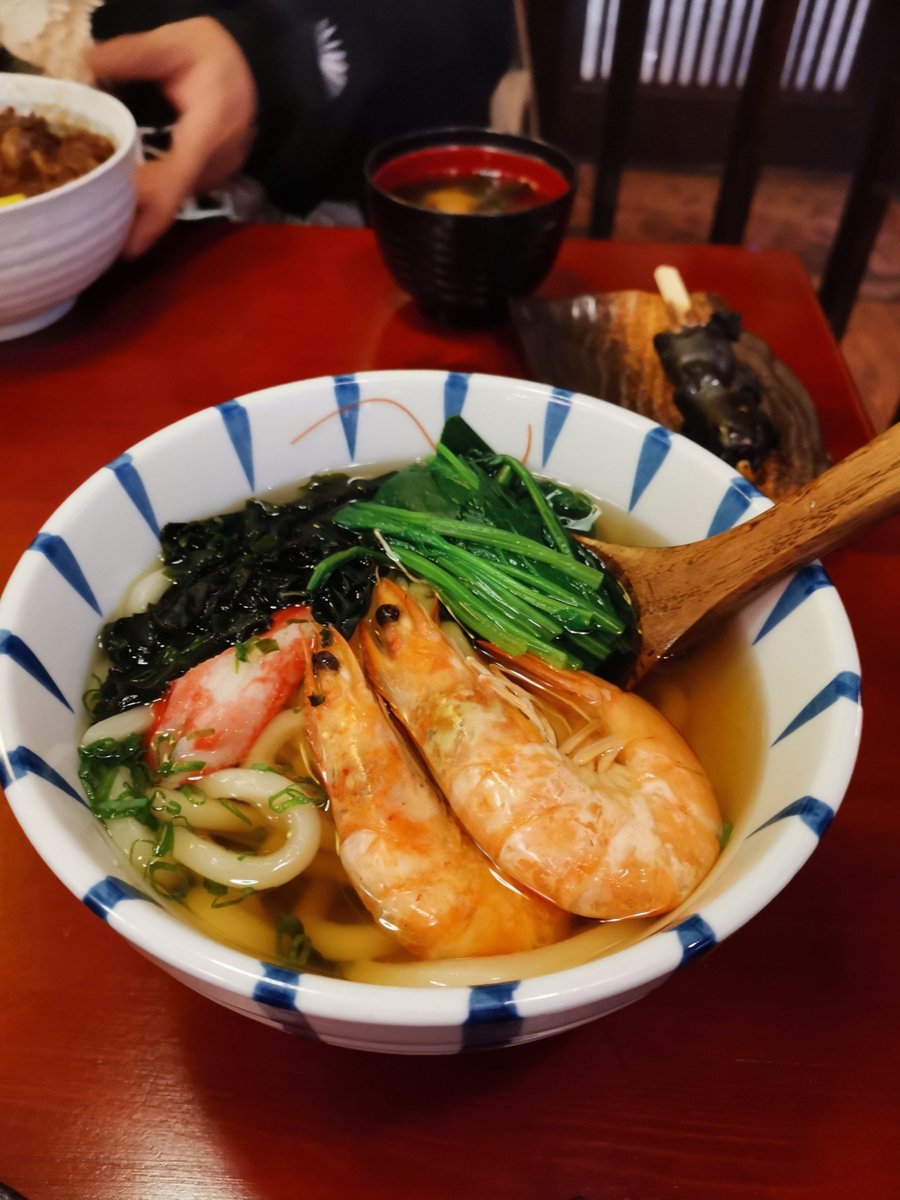 rissacooo's tweet photo. 「今日の晩ごはんは旨いエビを使った旬の料理と、ゆっくりした夕暮れ時に降る寂しい雨の音を楽しむ」， https://t.co/szQARxsgXG