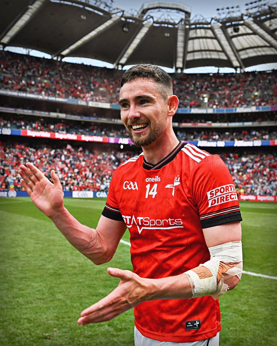 Score_Beo's tweet photo. Downey at the death💣 

Ciarán Downey kicked a two-pointer with the last kick of the game for his club Newtown Blues as they won the Louth SFC Final replay by a single point🫡

🎥[@clubbersports] https://t.co/64FRA0W8eY