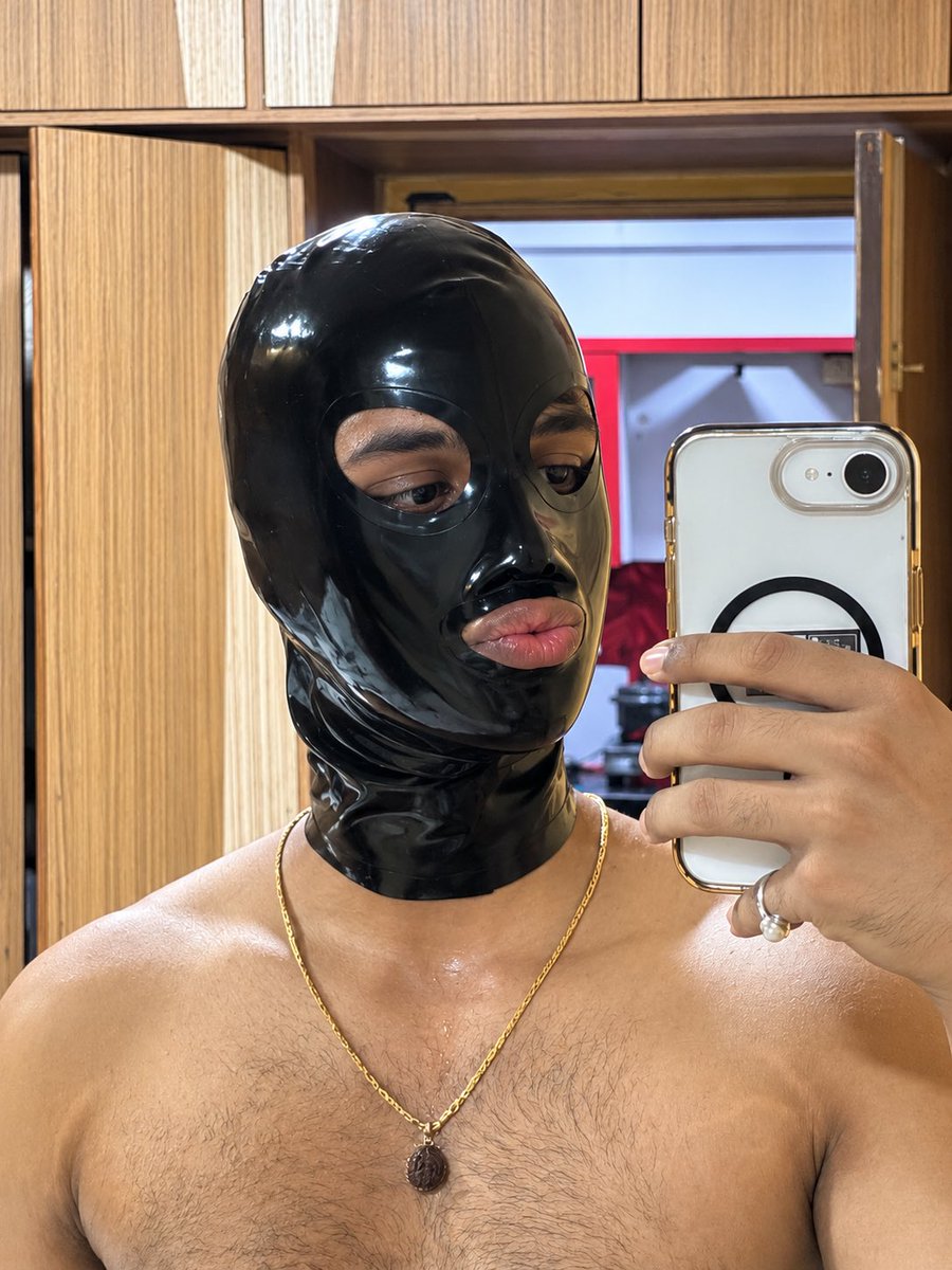 kinkbot22's tweet photo. baby’s first latex 🤪 https://t.co/CnjmvHUn2q