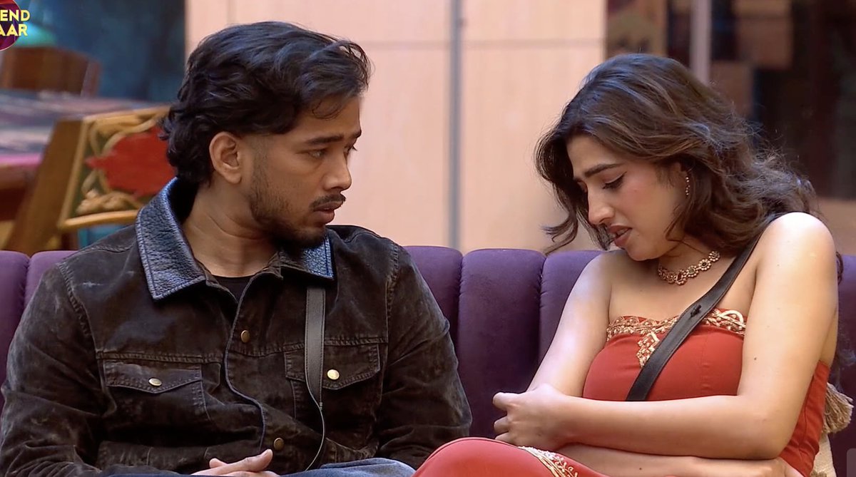 beingrachit_'s tweet photo. wtfffff

love: main toh nahi kar paungi aage ab ye sab

scout: bakwas mat kar
tf? he wants to still 'continue'??
#BiggBoss20 https://t.co/4pkLicAj7g