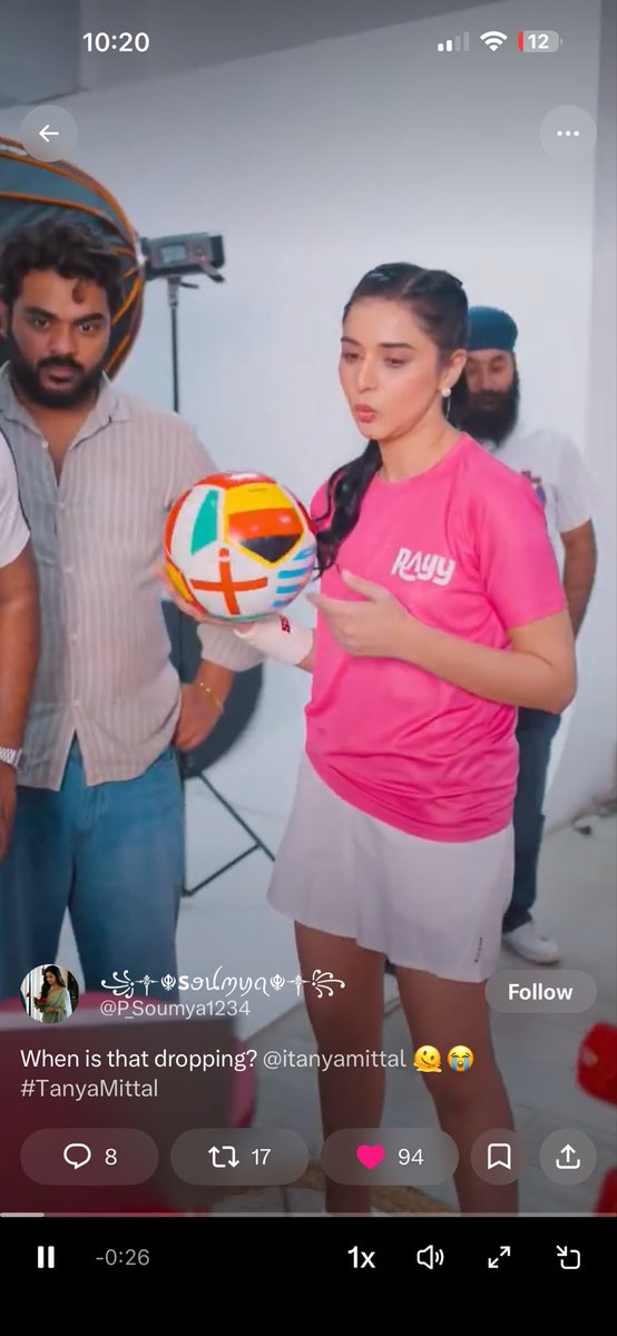 ValencedLife's tweet photo. @mani9777_ Yeh dekho yeh Sajan kaise bina nahaye neend se uthkar aa gaya tha Tanya ki shoot parr. 0 professionalism 😕 Pata nahin Tanya isko lekar kyon chalti hai saath mein. https://t.co/RTHYXSPAUP