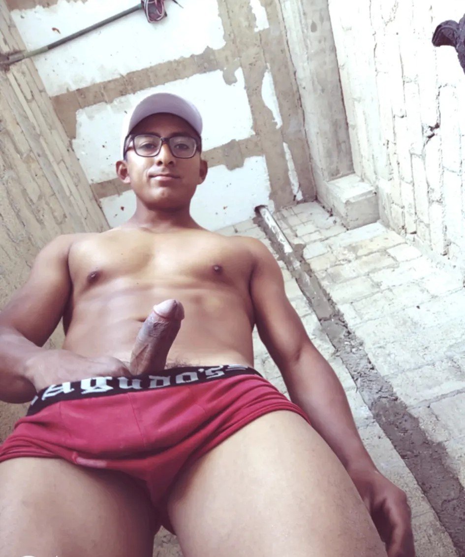 Henrycastiezmr's tweet photo. Rico hetero engañado apoyenme dando like y compartiendo para que siga subiendo contenido #HeteroEngañado  #gay https://t.co/bRFV3bjBMS