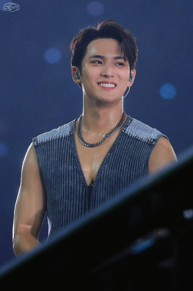 gyustarlit's tweet photo. D-593 🩶 https://t.co/RX9TxyLtCW