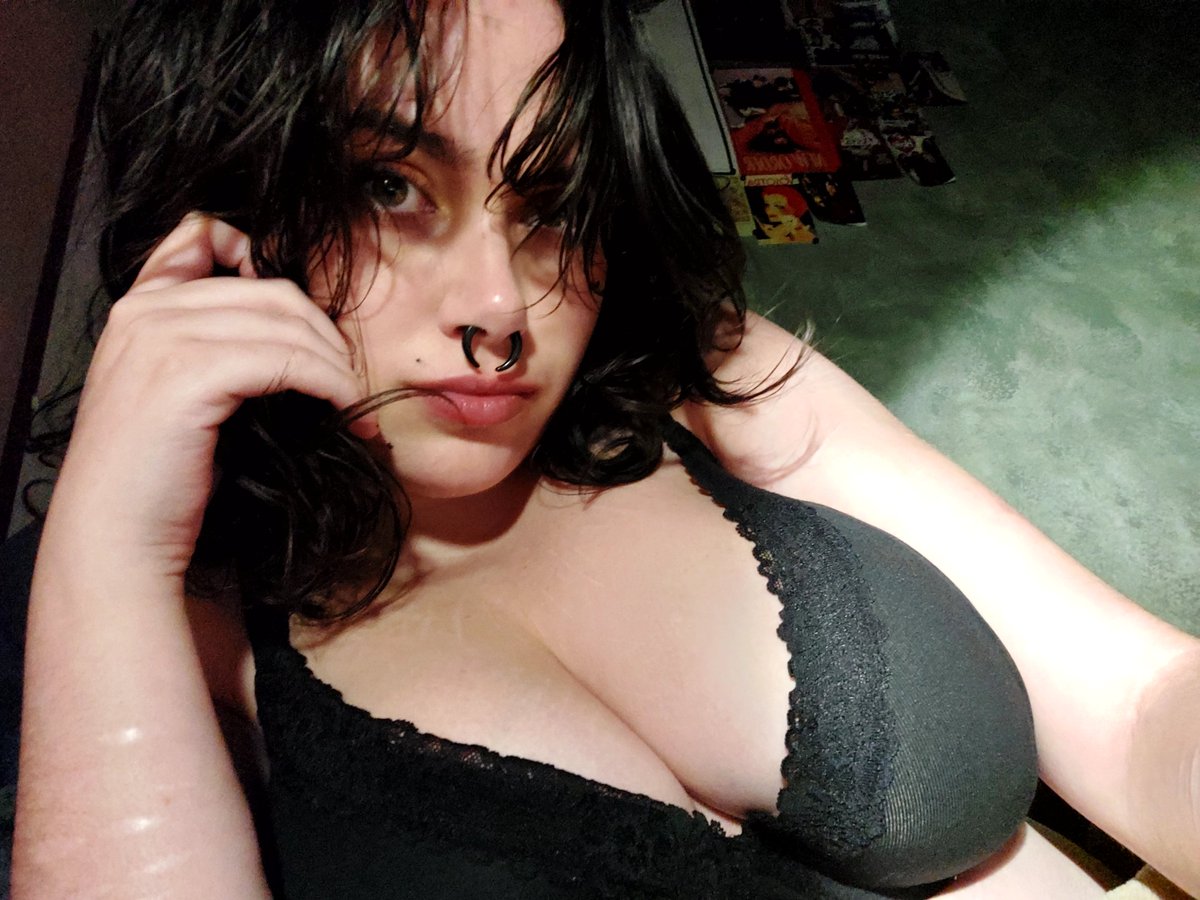 dbycodine's tweet photo. I love my new bras, they actually fit my boobs 🥹 big tits can be a struggle sometimes https://t.co/Z1lM3Rv6KS