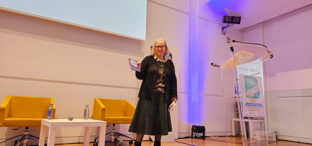aclebim's tweet photo. #PremioACLEBIM a @LoguezEdiciones #maribel Maribel indica q lleva 50 años editando los libros infantiles y juveniles.
Narra episodios de autores, editores.
En su catálogo se encuentran autores premios Andersen
Libros q nos hablan han tenido apoyo en los bibliotecarios/as
#12CNBM https://t.co/mUgmqjzkuf