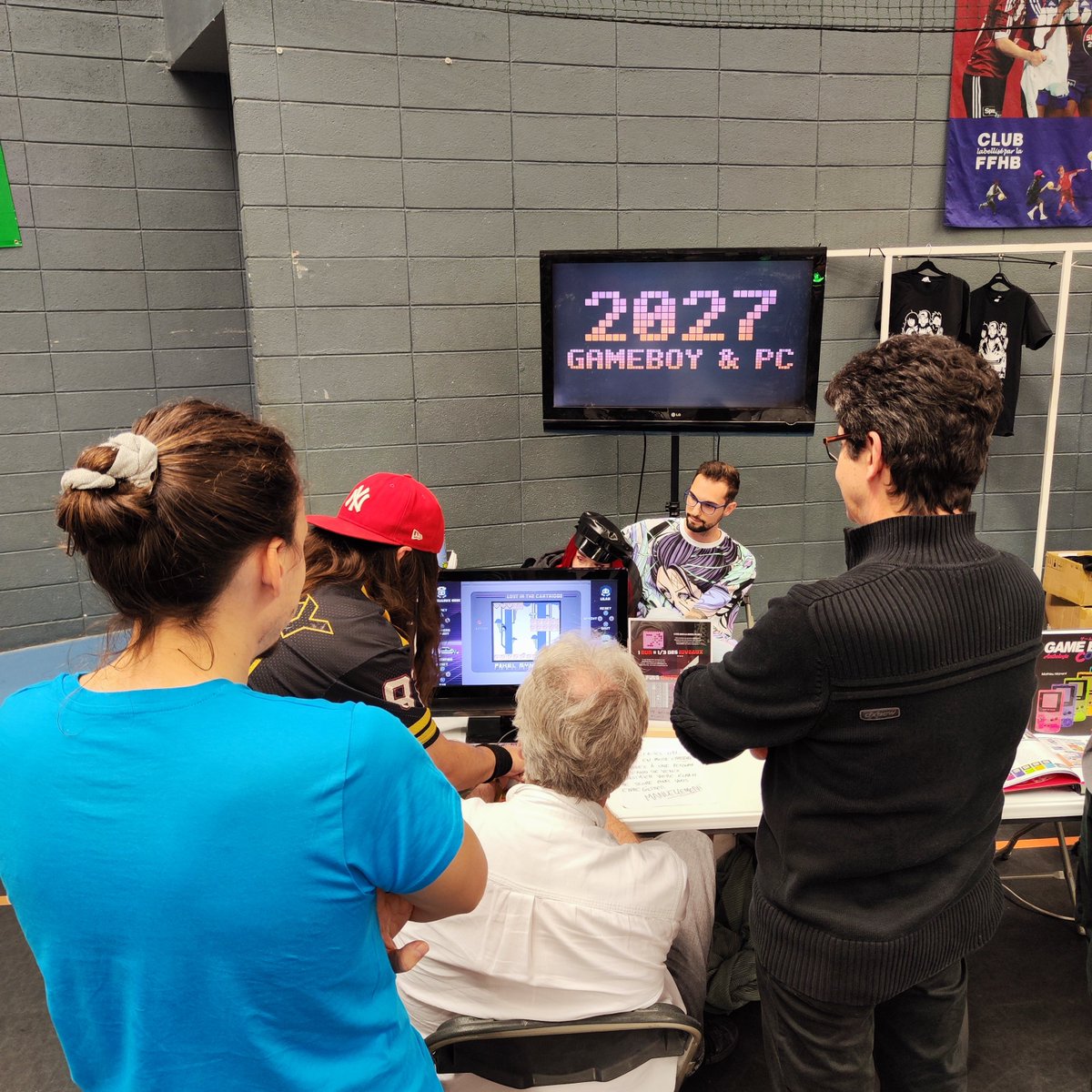 johndostudio's tweet photo. Journée de folie au Re-Play festival de Mouans Sartoux 🤩🕹️👾
Des rencontres, des visiteurs, des curieux de la #Gameboy, bref la vie ☺️
On se retrouve demain pour la suite de cette belle aventure dans le sud de la France ✌️
#retrogaming #replay #gb https://t.co/J82gd5qXzj