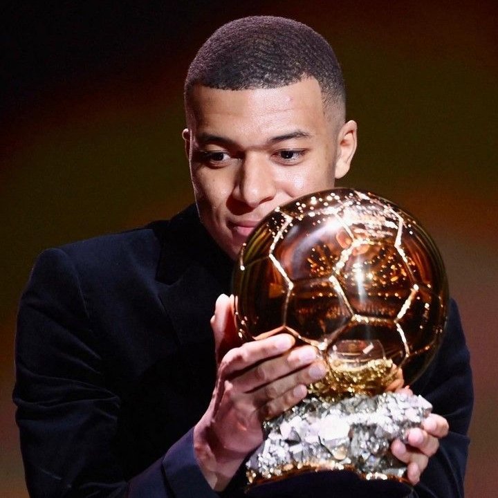 SiempreBarca15's tweet photo. La gente enserio cree que Mbappe tiene una verdadera oportunidad de ganar el Balon de Oro?
Osea lo consideras por arriba de Lamine y Kane,por que para mi Mbappe claramente no lo ganará,es imposible para mi que lo gane. https://t.co/clmdNDAqtn