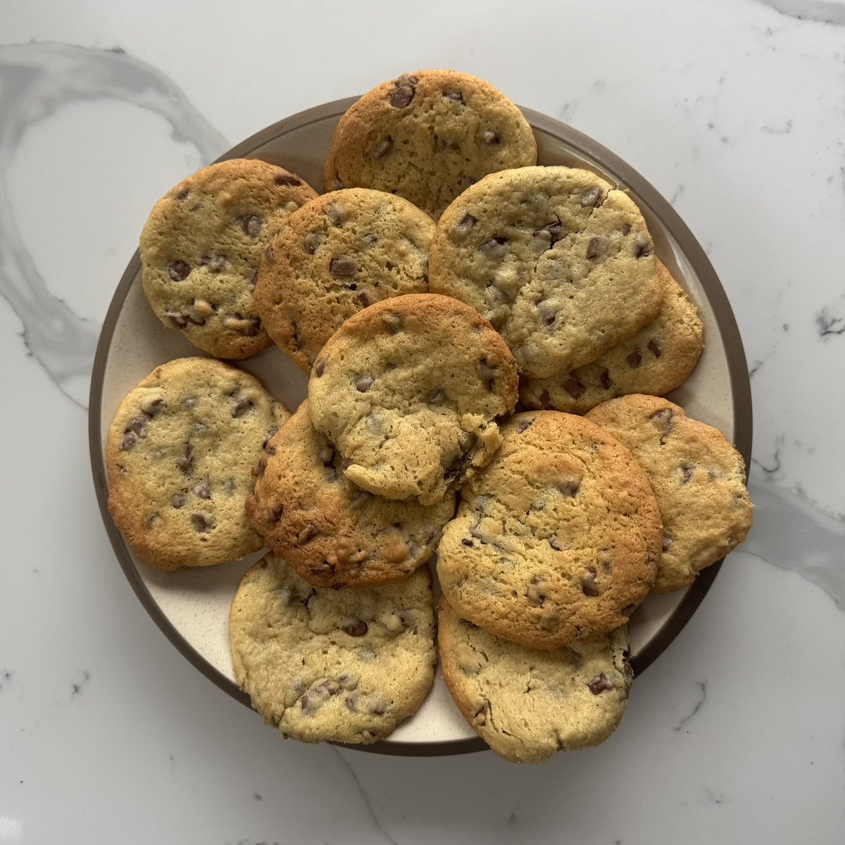 ROGVERS's tweet photo. i was having a mental breakdown so i baked cookies https://t.co/iD6cT4amGu