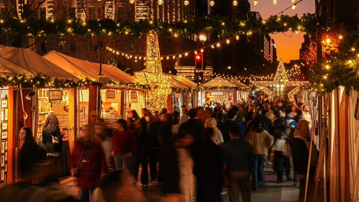 afronews's tweet photo. The #DCHolidayMarket returns Nov. 12 to #DupontCircle for its 22nd year, bringing 121 vendors and 40 days of holiday shopping. https://t.co/DqnHiahCZr https://t.co/HDryzQNVPi