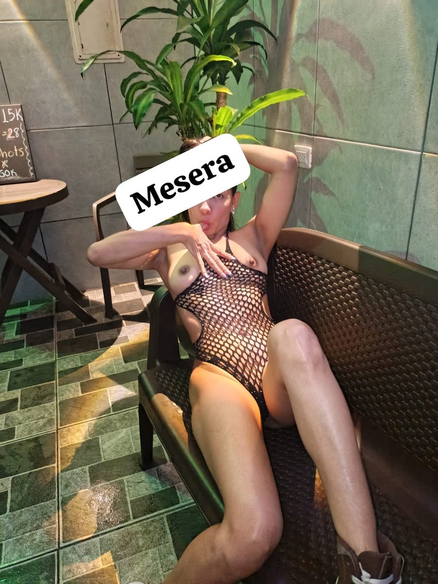 VachuBar's tweet photo. 🍆Sábado de Mucho Morbo y Placer SIN COVER!  Hoy en vachu bar! 🍑 

😈 SUPER Gang Bang de media noche  y SHOW DE BAILE  ERÓTICO desde las 8pm en la Zona del bar!  💦 

Puedes estar CON ROPA VESTIDO Y TU ELIGES entre tres  AMBIENTES (zona del bar, zona húmeda y zona sexual) donde podrás elegir si hacer gang bang o tener sexo en privado con nuestras anfitrionas. 

Estaremos haciendo gang bang con nuestra hermosa y sexy VIVI. 🍆😈🍑 

🍑 Hoy noche de  OPEN MIND de  todos contra todos, hombres, mujeres, solos, solas, Parejas swinger heteros, Bisexuales, Trans, lesbianas, gay. 💦 

Consumo mínimo 2 cervezas por persona. 

⏰ Abrimos de 6pm a 4am. Cl 33 Cr 74b 50  Rompoi de Bulerias. Laureles, Medellin.