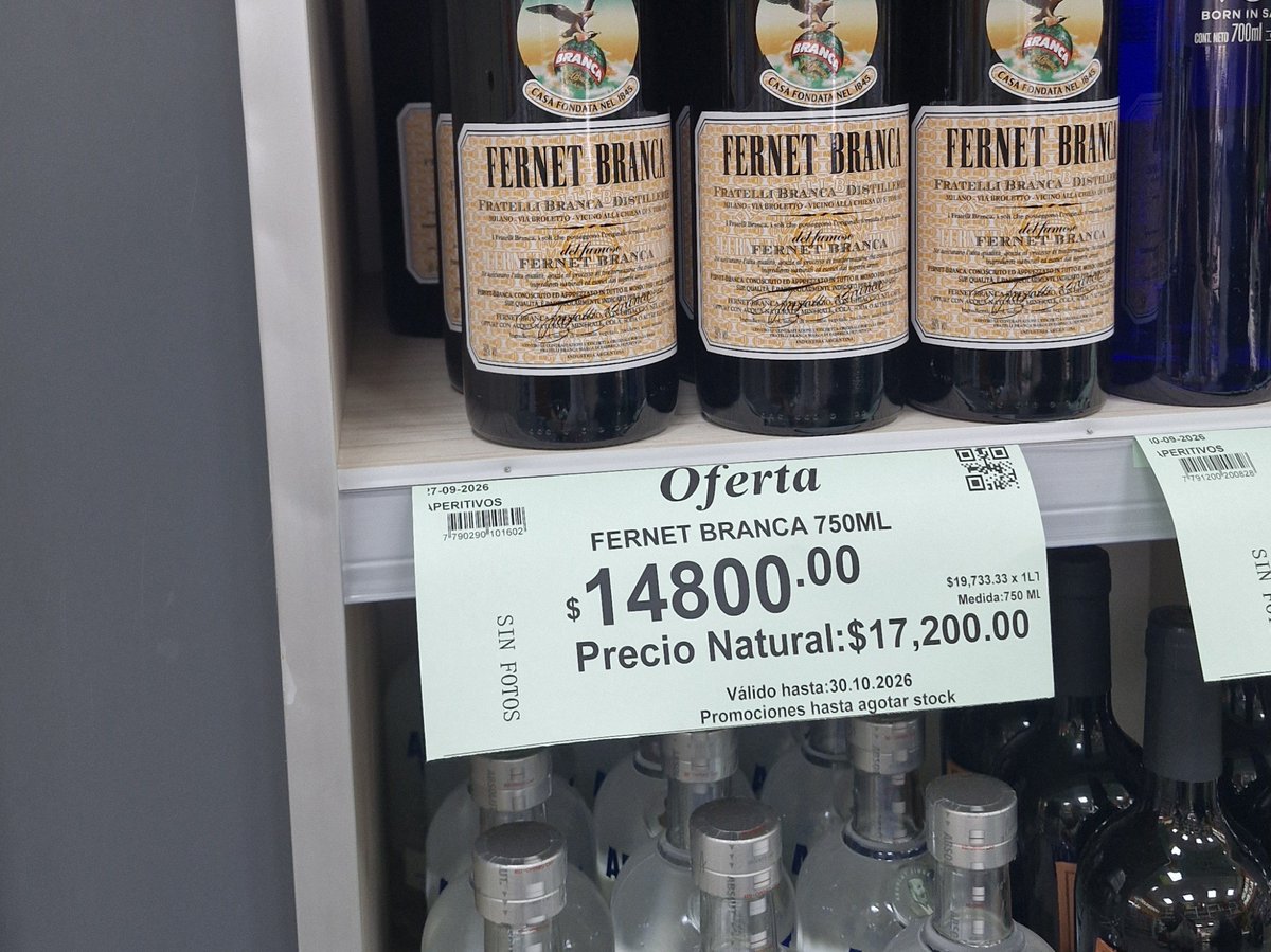 francotejada02's tweet photo. Abrió un chino en beccar y al precio sin descuento le pone "precio natural". Leyó la riqueza de las naciones el tipo. https://t.co/AXw3oxXVko