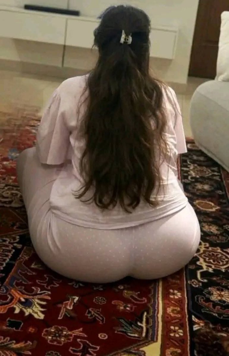anoooo500's tweet photo. اعطوني رايكم في اختي القحبه
 واخده راحتها في الحوش تلبس ف مشحوط ع لحم طول🥹 https://t.co/CdFqjDrnWj