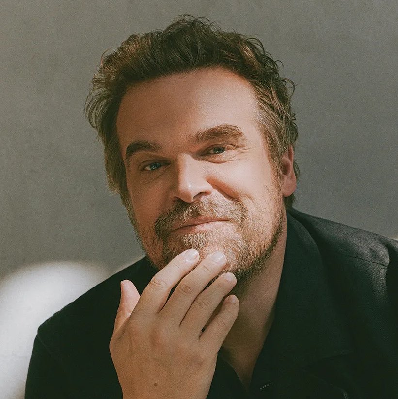 PopCrave's tweet photo. David Harbour and Delaney Rowe were spotted together again. https://t.co/5eLx50Xpnk