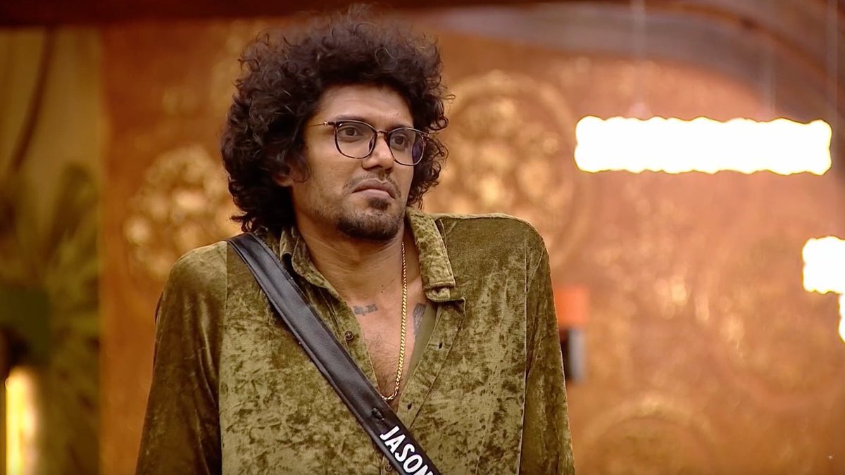 OneSunOneMoon_'s tweet photo. Host kitta ippadi than attitude kaamippiya #Jason.... 😡😡

Ramya Krishnan mam neenga BB house gate open panna solli irukkanum.... 

#BiggBoss10Tamil 
#BiggBossTamill10 https://t.co/fZkHjOx06J