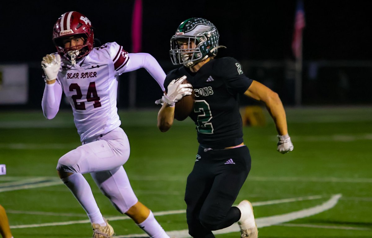 WCPSacramento's tweet photo. 🏈 Sacramento Football Roundup 🔥

Folsom wins another crazy one. Woodcreek, Sutter continue perfection. Lindhurst, McNair can’t be stopped. Rivalry dominance.

And many more top efforts included 💪 

STORY: https://t.co/8o4PaI7BLP https://t.co/4UmpbLjpBH