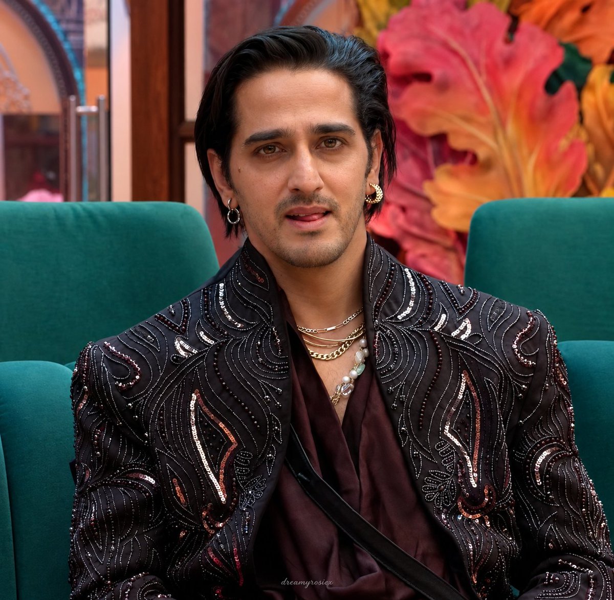 AhsanMa29890912's tweet photo. @Crescentxfolk THE QAZI TOUQEER SHOW

QAZI YOUR TIME HAS COME

From iconic performances to unforgettable moments, Qazi knows how to own the spotlight.

#Biggboss20 • #BB20 • #QaziTouqeer https://t.co/sZwMwICuTM