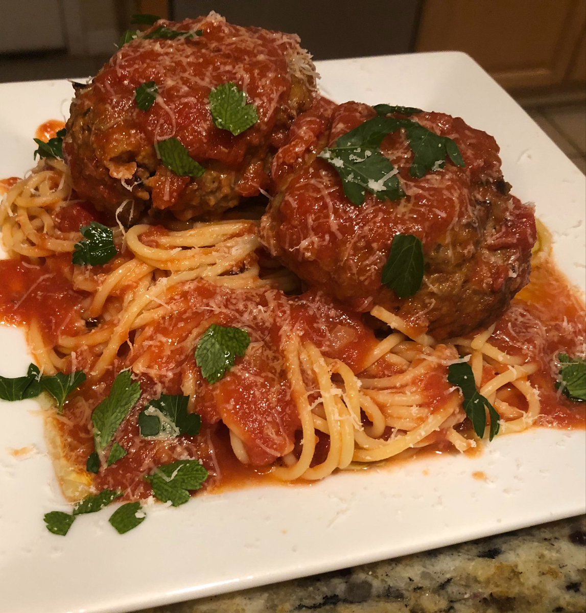 FoodPleaser's tweet photo. Spaghetti &amp; Meatballs ♥️ https://t.co/6cilzhkH7Y
