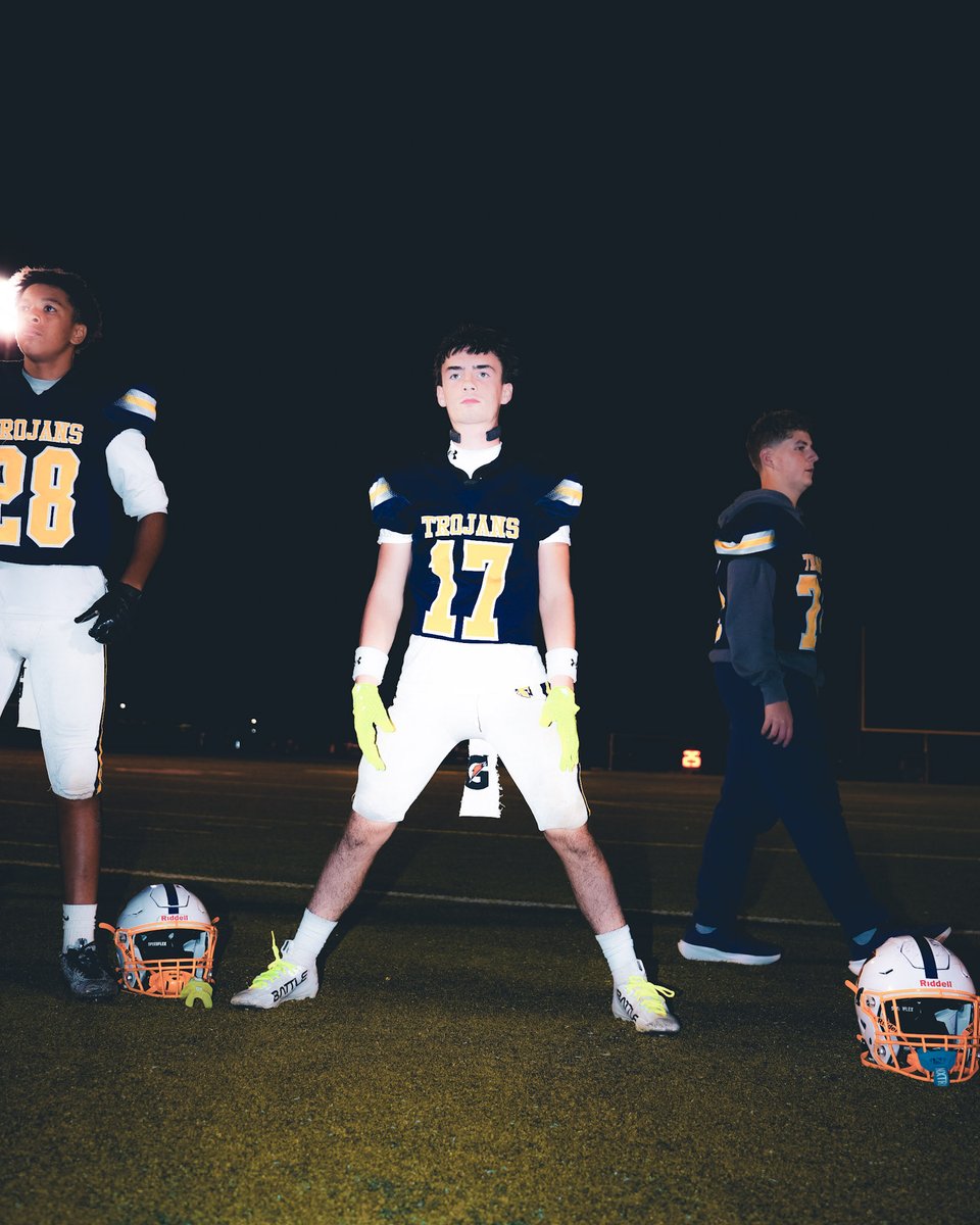 Will431453's tweet photo. #17 Will Warren class of 2030 | Highlights from week 8 against William tennent. 3 passing touchdowns and a INT, no video of the INT. #Truefreshman #QB #SS #Wissahickonfootball https://t.co/Xvl2y46zQJ