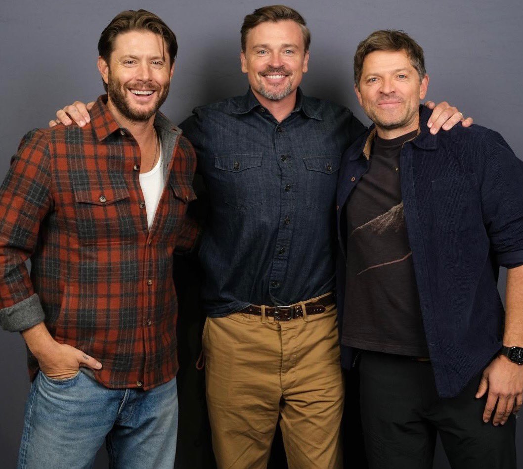 mishacollins's tweet photo. Jensen and I with a Superfan today.

#tomwelling @comconscotland https://t.co/gpSRgO1cPL