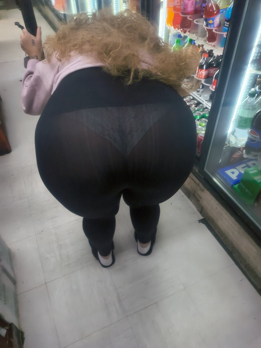 couple_okc's tweet photo. Así anda mi hotwife en la calle!!! https://t.co/WQcARuBAIu