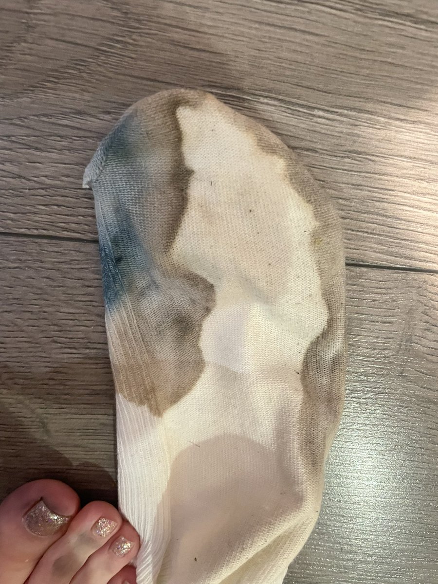 feet_hill's tweet photo. WHEN THE STORM HITS THE SOCKS GET WET, but also soak up sweat from inside the pumas, who loves? 👅👌💯 💦 #sweatysocks #sockfetish #smellysocks #footmassage #footfreaks #FOOTFETİSH #feetworship #feetsniffing #feetporn #feetfreaks #feetfootish #feetfinder #feetfetish #feetaddict https://t.co/FNonxA2F2u