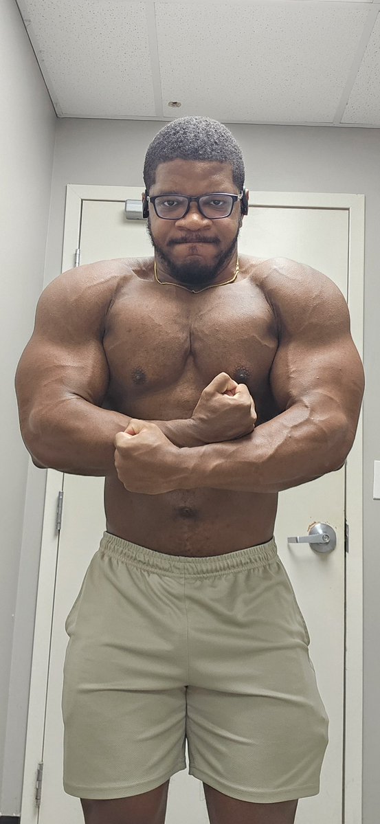 Aura_Severe's tweet photo. Wearing this Quads stringer out 😅 https://t.co/6FmxJZYVtg