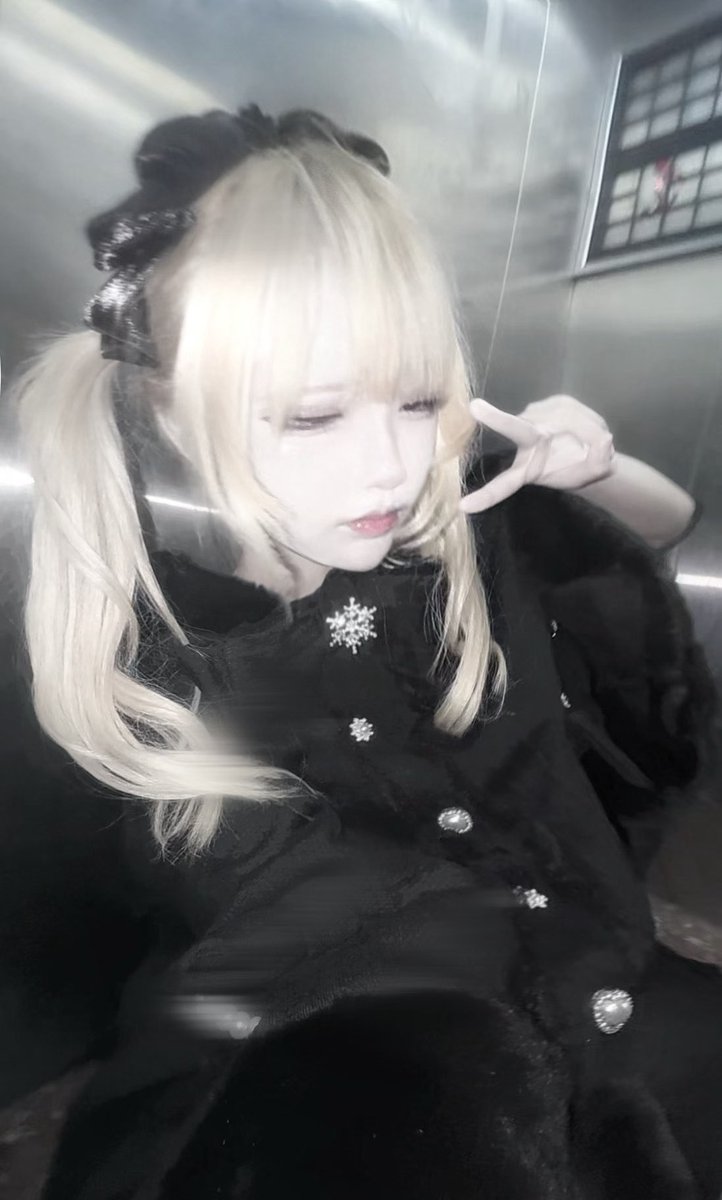 yunawaii's tweet photo. 佳佳是个天使 你们都要喜欢佳佳 https://t.co/eonDkYhsuP