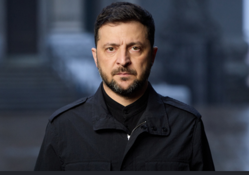 NAFO_Hungary's tweet photo. Ez sajnos tegnap elkerülte figyelnünk. 

🇺🇦🤝🇭🇺 Volodimir Zelenszkij tegnapi bejegyzése az X-en:

"Hetven évvel ezelőtt Európa és az egész világ egy rendkívül fontos, sok szempontból sorsdöntő válaszút előtt állt, amikor a magyar nép fellázadt a szabadságért és a szovjet rendszer ellen. A magyarok által tanúsított bátorság és szabadságszeretet rendkívül erősnek bizonyult, és még ma is mindannyiunkat lenyűgöz Európában.

Sajnos a világ akkor nem hozta meg azokat a határozott döntéseket, amelyekkel segíthetett volna nekik. Ez további évtizedekig tartó totalitárius uralomhoz vezetett Európa nagy részén, amelynek csak az 1980-as évek forradalmai vetettek véget.

Az 1956-os év rengeteg mindent megváltoztathatott volna. Ez a történelmi tanulság most alapot ad arra, hogy teljes bizonyossággal kijelenthessük: amikor az emberek bátorságot és szabadságszeretetet tanúsítanak, érdemes támogatni őket. A világ minden pontján megérdemlik a támogatást, hogy a szabadság tovább erősödjön.

Köszönetet mondok mindenkinek, aki emlékezik a történelemre, tiszteletben tartja az emberek bátorságát és szabadságszeretetét, és nem riad vissza a döntésektől, amikor döntéseket kell hozni.

Tiszteletünket fejezzük ki az 1956-os magyar forradalom hősei előtt!"

#Zelensky