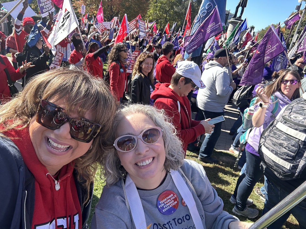 OSSTFtoronto's tweet photo. Amazing turnout of education workers and supporters at Queen’s Park today! We are united and we are strong! #onted #osstf https://t.co/lvousJOnlf