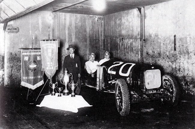 eifel1935's tweet photo. @neetally You know nothing about our history in Motorsports. It was NOT brought by Americans after 1945. You'd better stop posting tiresome gibberish here because you are only pretending to know about history, you ignorant bigot. https://t.co/yfsT8FHbBc