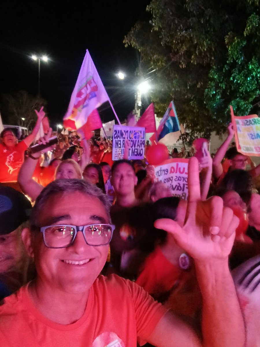 VerBarros's tweet photo. #ComLulaNaRua https://t.co/hzLqL5iFZC