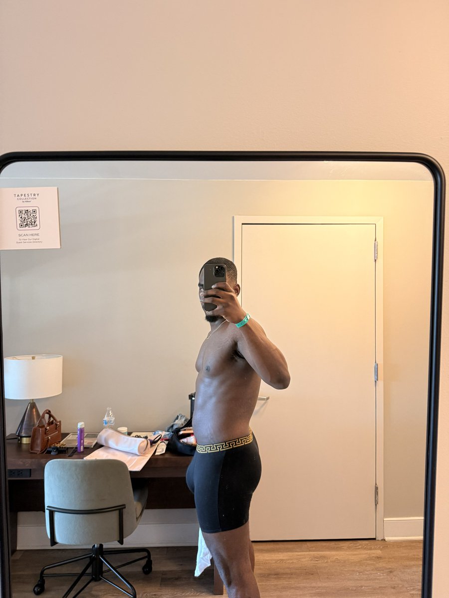 itsKingPluto's tweet photo. It’s getting cold here, let me keep ya warm 🧸 https://t.co/S9troGZMqv