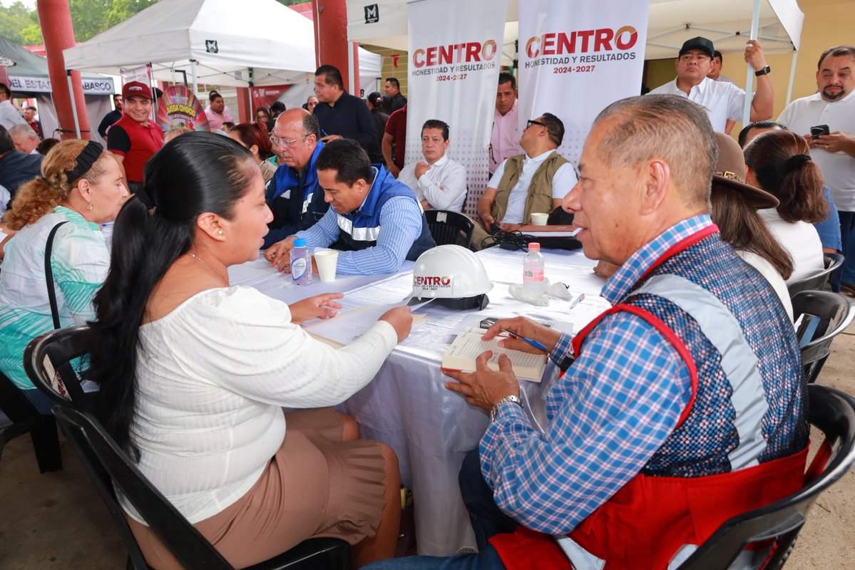 CentroInforma's tweet photo. En las Jornadas participó personal de distintas áreas del Ayuntamiento como DECUR, Limpia, Alumbrado, Salud, Secretaría del Ayuntamiento, IMJUDEC, Desarrollo, SAS y Fiscalización, entre otras, para escuchar a la ciudadanía y atender sus planteamientos directamente en territorio. https://t.co/qbsiGoz1G7