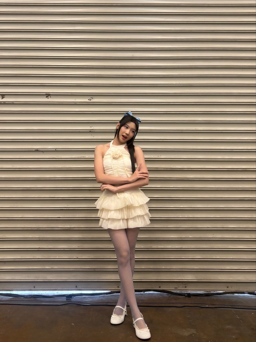 JE_JemimaJKT48's tweet photo. makasihh banyak uda mau MnG dan 2s sama aku hari ini! SENENGGG BGT BISA BERBINCANG-BINCANG SCR LANGSUNG SM KALIAN SMUAAK🥹 dan aku happy banget bisa bertemu sama kakak-kakak AKB48 jugak❤️ todaaay’s memories will always have a special place in my heart! semoga ini bukan cuma jadi pencapaian aku, tapi juga jadi kebahagiaan yang bisa kita rayain bareng-bareeengg! mohon dukungannyaaa selaluuuuuuu🙆‍♀️