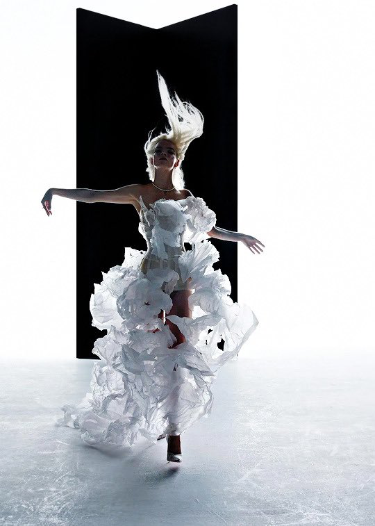 TheCinesthetic's tweet photo. Anya Taylor-Joy
photographed by Nick Knight for V Magazine 📸 https://t.co/jOHBPF4ioJ