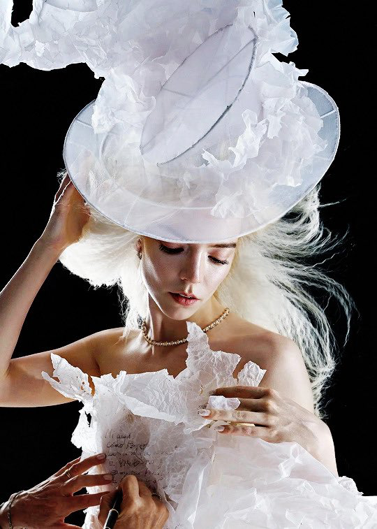 TheCinesthetic's tweet photo. Anya Taylor-Joy
photographed by Nick Knight for V Magazine 📸 https://t.co/jOHBPF4ioJ