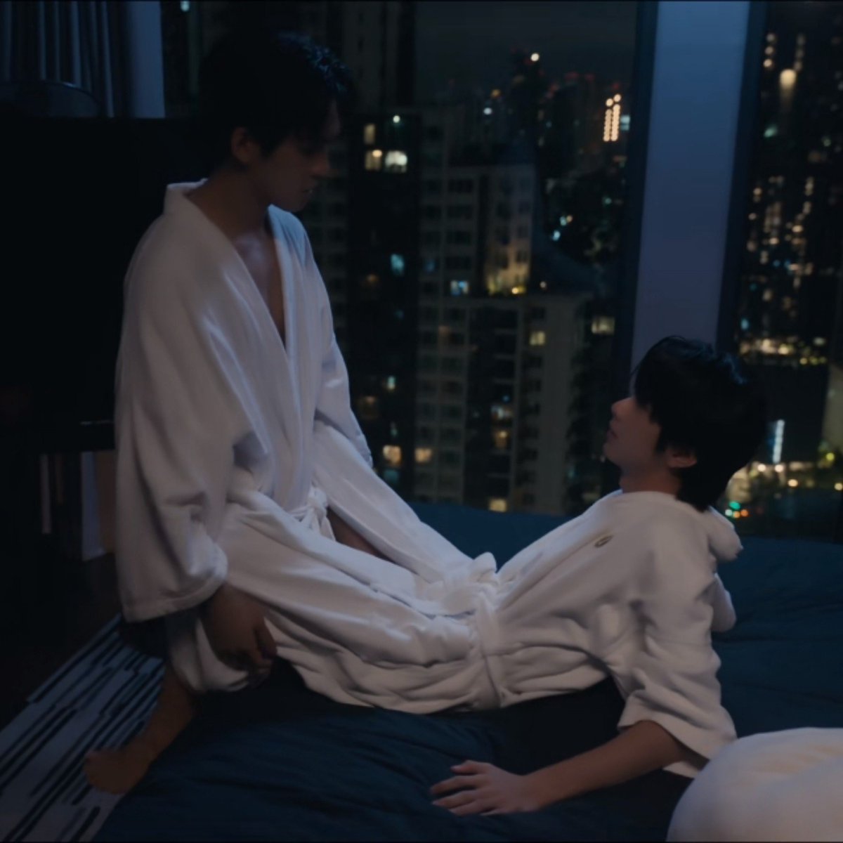 auausavedme's tweet photo. I see a pattern.. They don't like curtains very much, do they? 😭😭

MR FANBOY CHAPTER 9

#MrFanboyEP9 https://t.co/AfhlNDiLUc